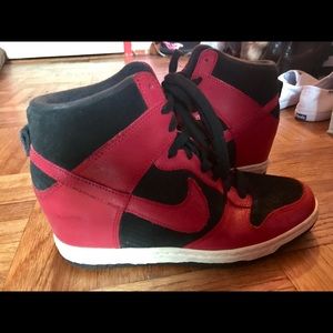 Black & Red Nike Wedges NEED TO GO!!